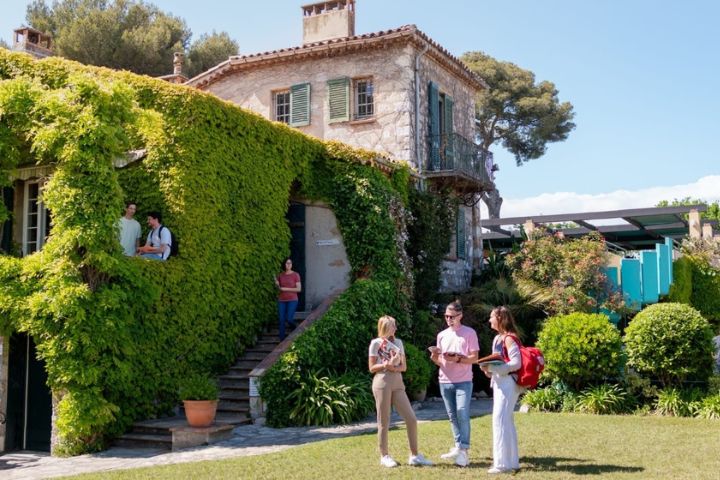 Escuela en Antibes - Escuela en Antibes -