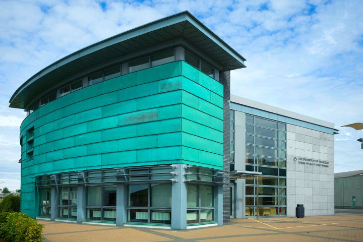 Campus universitario en Athlone - Campus universitario en Athlone -
